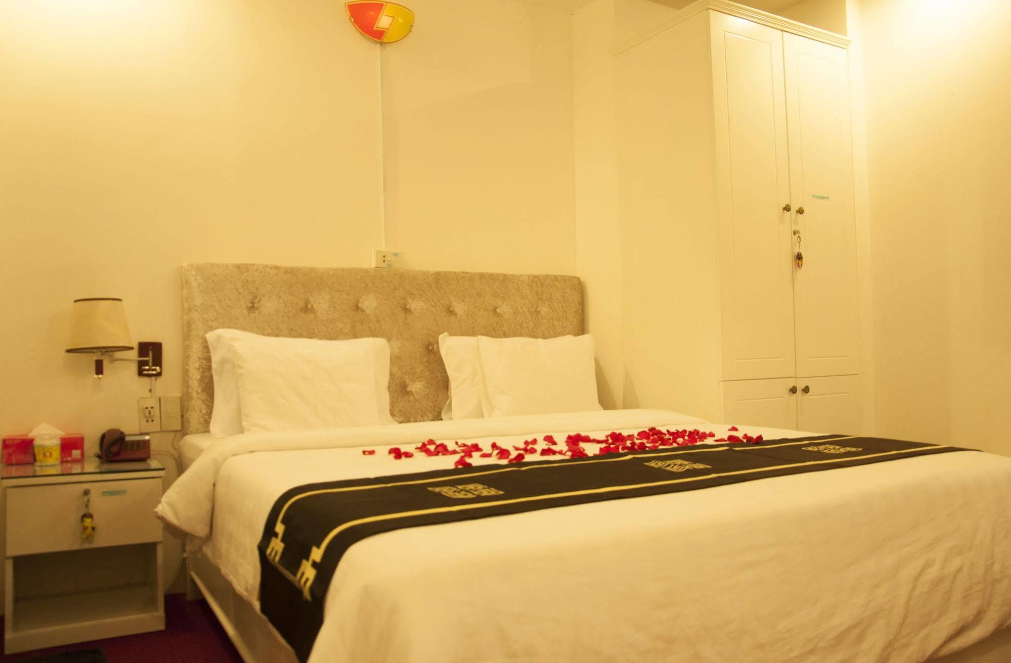 A25 Hotel - 274 De Tham Ho Chi Minh City Exterior photo