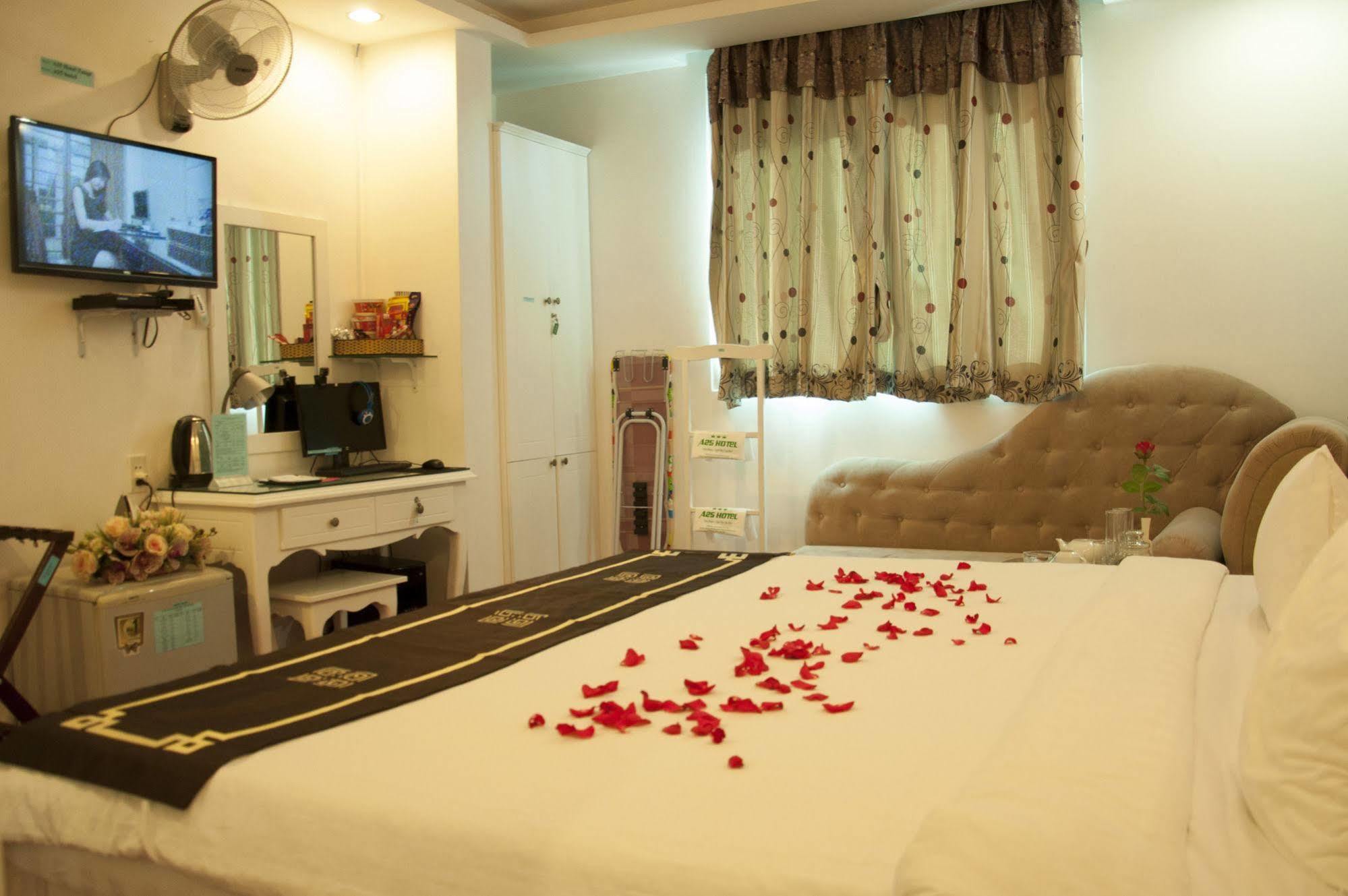 A25 Hotel - 274 De Tham Ho Chi Minh City Exterior photo