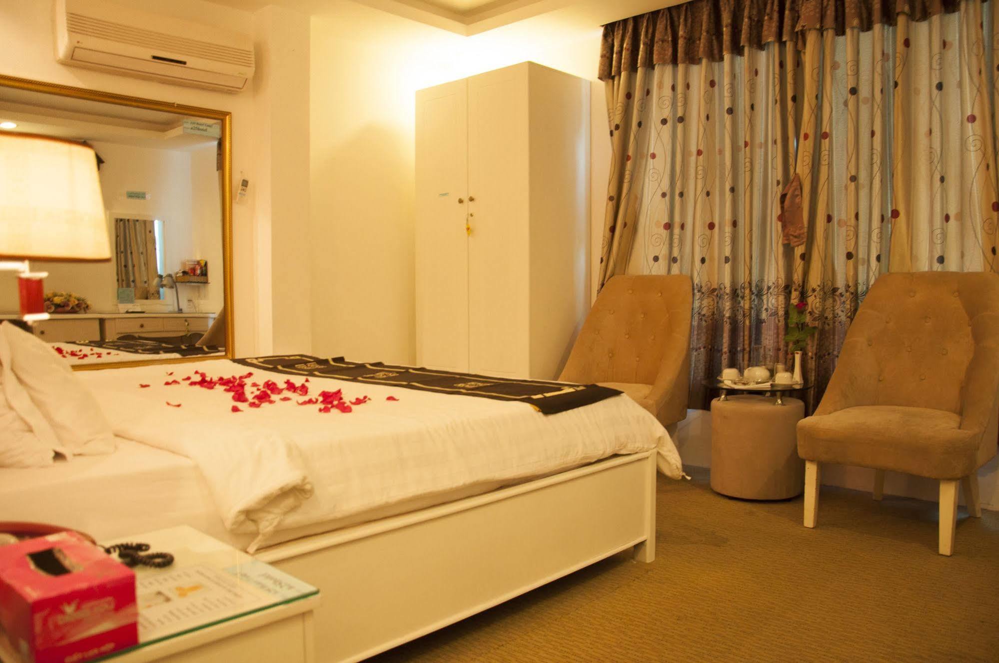 A25 Hotel - 274 De Tham Ho Chi Minh City Exterior photo