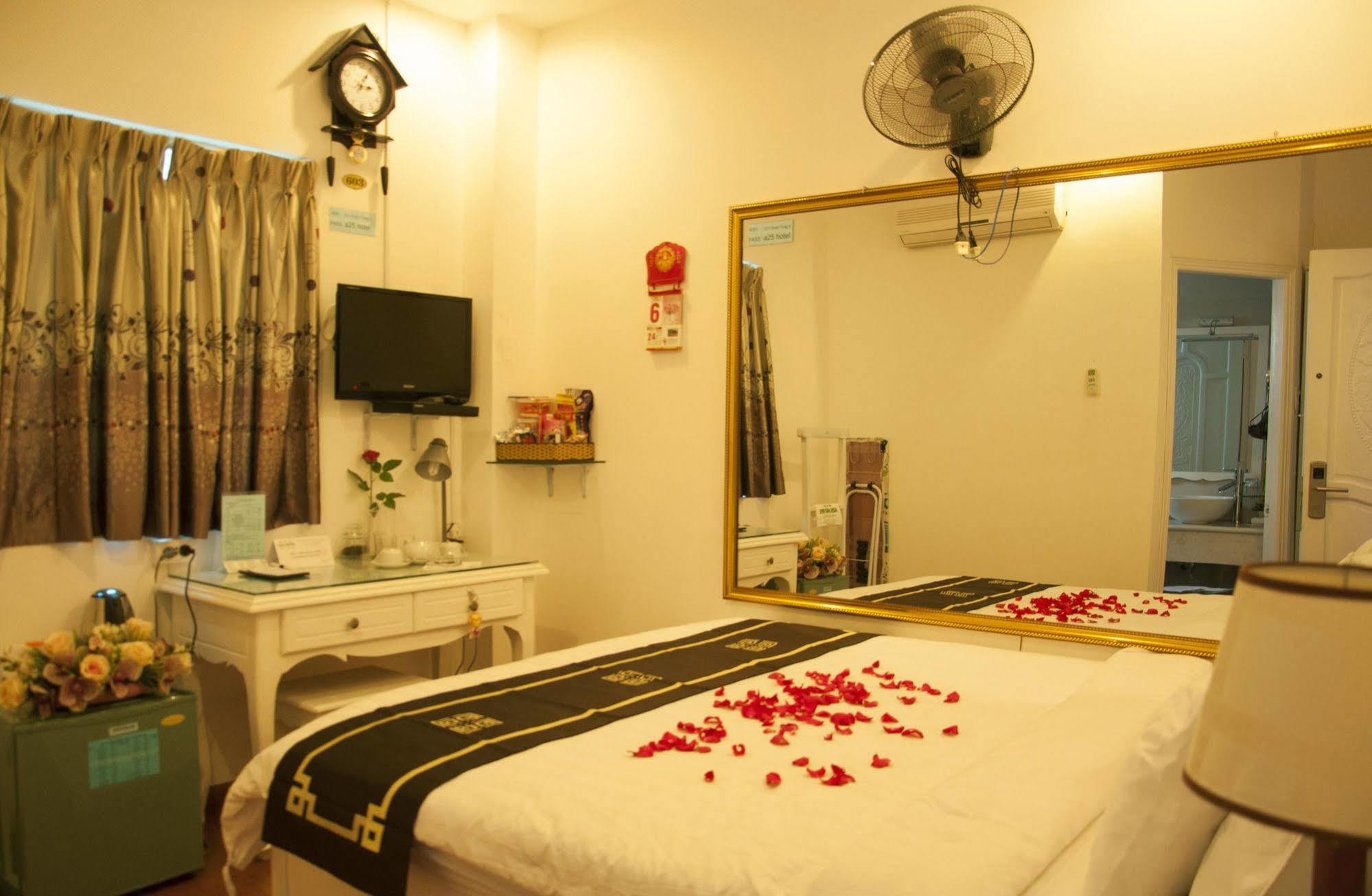 A25 Hotel - 274 De Tham Ho Chi Minh City Exterior photo